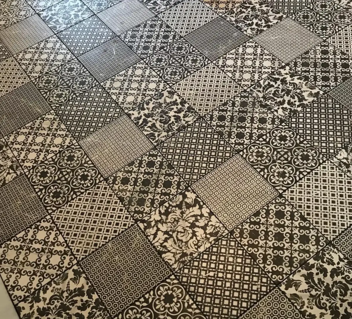 Hand-set patterned tile detail